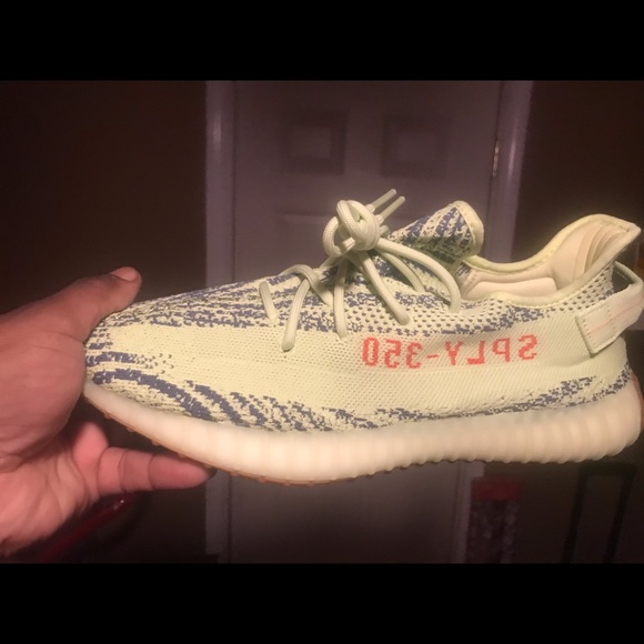 Brand new yeezy boost 350 never worn - Picture 2 of 2